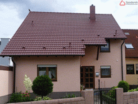 Dachbeschichtung in kastanienbraun. Dachbeschichtung in kastanienbraun.